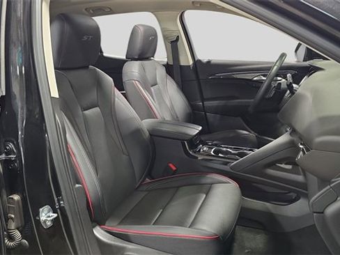 Used 2023 Buick Envision Essence w/ Sport Touring Package image 12