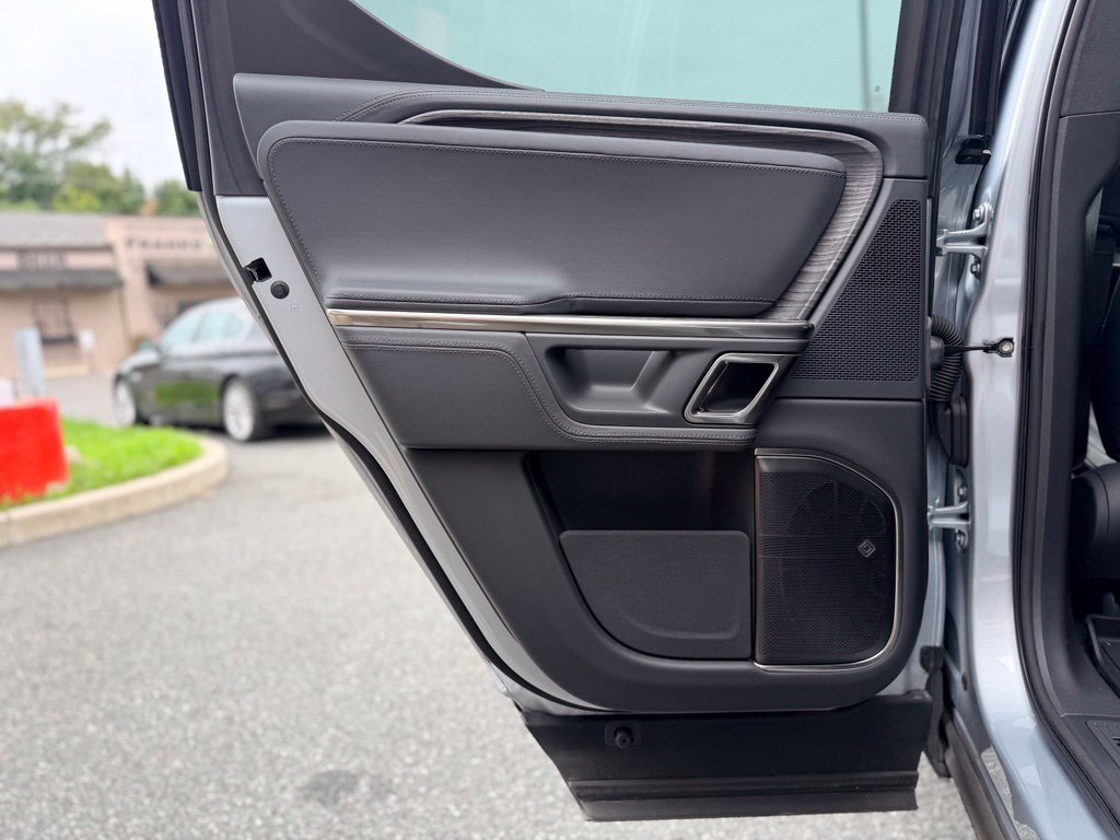 Used 2023 Rivian R1T Launch Edition AWD/4WD image 16