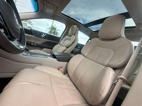 Used 2020 Lincoln Continental Reserve AWD/4WD image 23