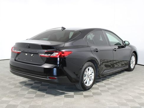 Used 2025 Toyota Camry LE w/ Convenience Package FWD image 33