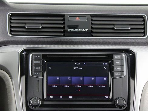 Used 2019 Volkswagen Passat 2.0T Wolfsburg w/ Wheels & Sunroof Package image 6