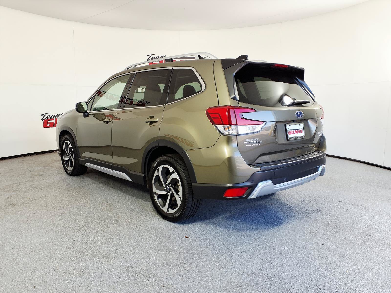 Used 2024 Subaru Forester Touring w/ POP Package 3 AWD/4WD image 4