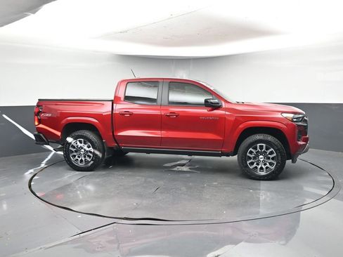 Used 2024 Chevrolet Colorado Z71 w/ Z71 Convenience Package 2 image 7