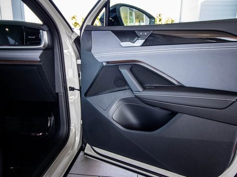 New 2026 Volkswagen Tiguan SE R-Line image 44