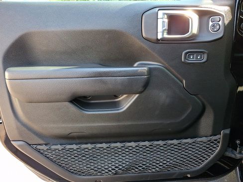 Used 2023 Jeep Wrangler Unlimited Sport AWD/4WD image 12