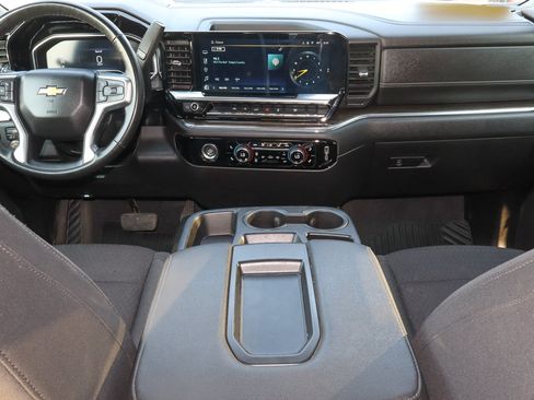 Used 2024 Chevrolet Silverado 1500 LT AWD/4WD image 10