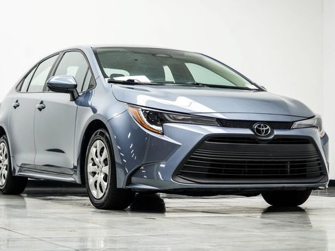 Used 2024 Toyota Corolla LE FWD image 4