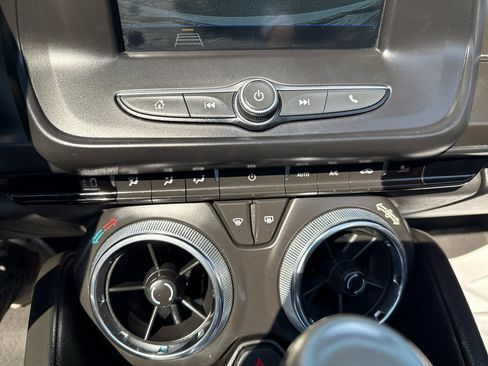 Used 2019 Chevrolet Camaro LT image 21