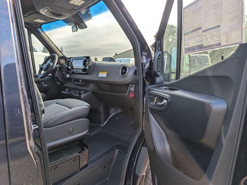 New 2025 Mercedes-Benz Sprinter 2500 image 10