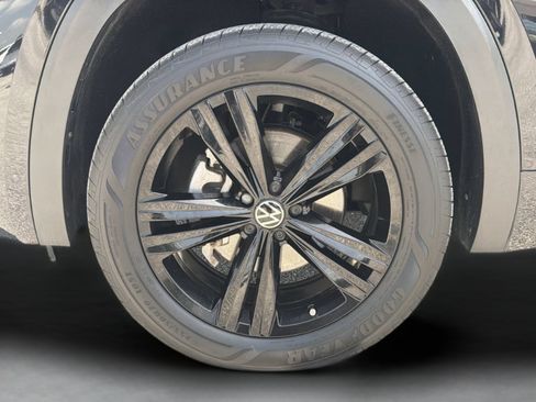 Used 2023 Volkswagen Atlas SEL R-Line AWD/4WD image 37