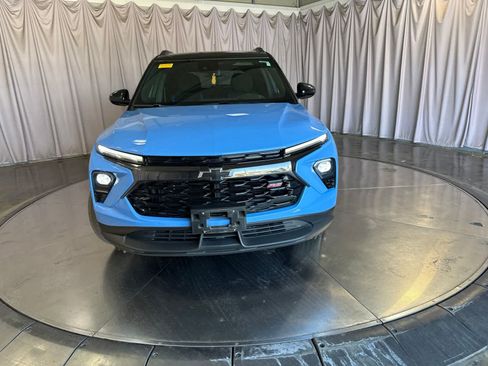 Used 2024 Chevrolet TrailBlazer RS w/ Driver Confidence Package FWD image 2