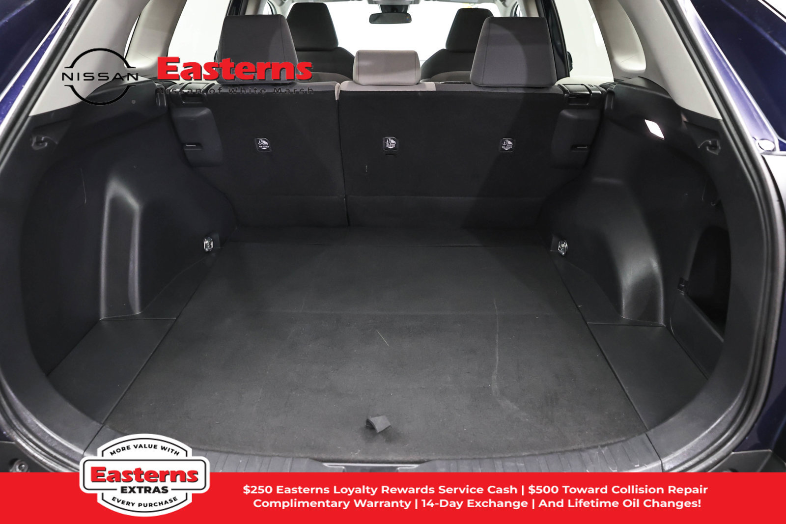 Used 2024 Toyota RAV4 XLE FWD image 11