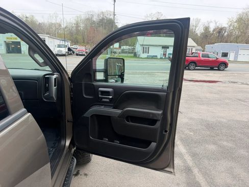 Used 2015 Chevrolet Silverado 1500 LT w/ LT Convenience Package image 15