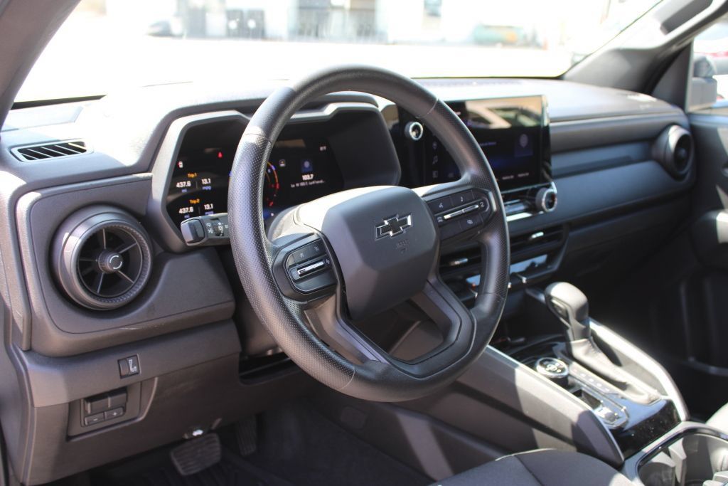 Used 2024 Chevrolet Colorado Trail Boss w/ LPO, Dark Essentials Package AWD/4WD image 27