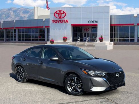 Used 2025 Nissan Sentra SV FWD image 1