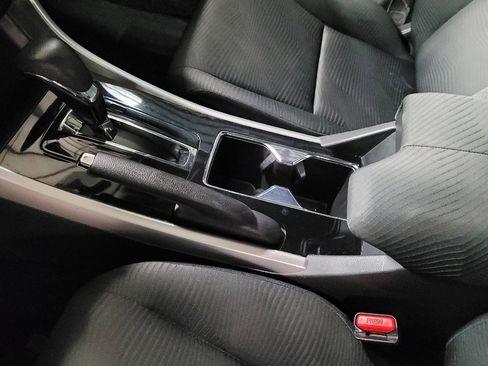 Used 2017 Honda Accord LX image 26