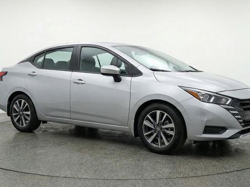 Used 2025 Nissan Versa SV image 1