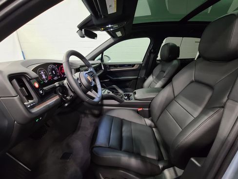 New 2026 Porsche Cayenne image 15