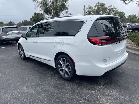 New 2026 Chrysler Pacifica Pinnacle image 5