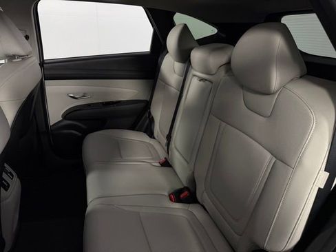 Used 2025 Hyundai Tucson Limited image 17