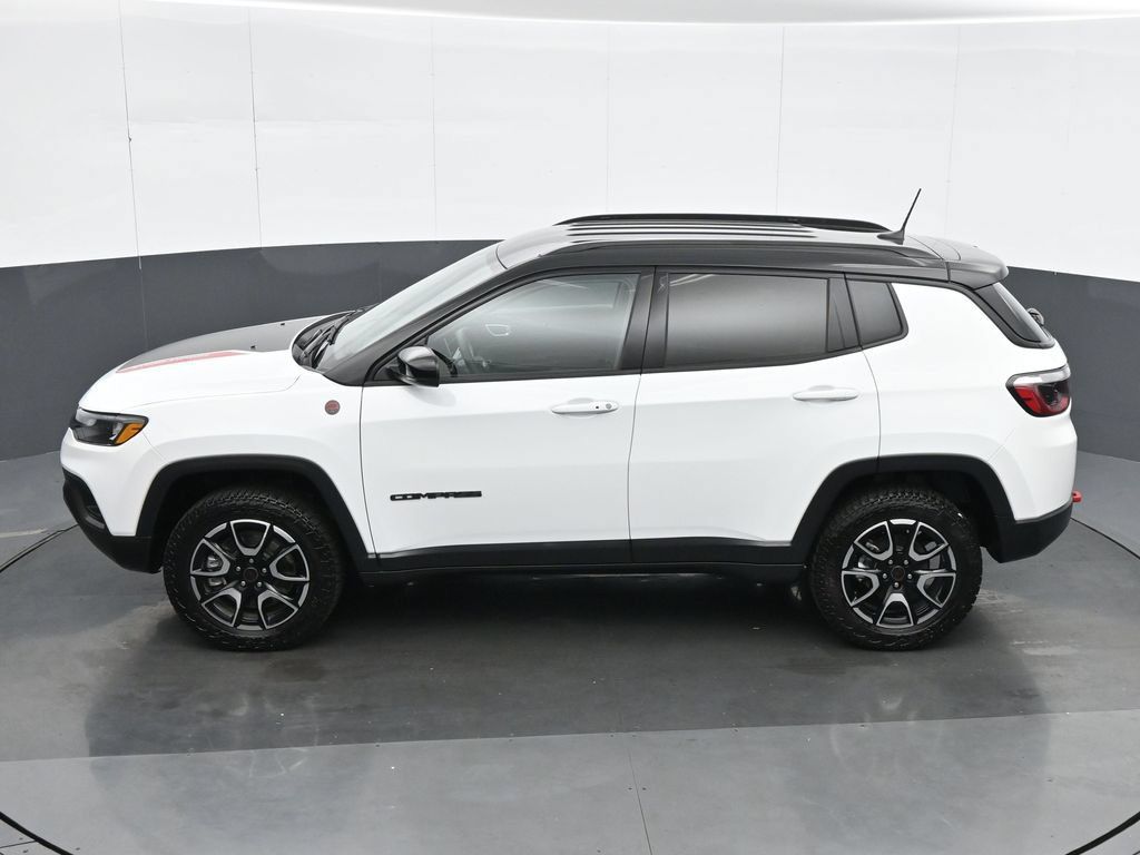 Used 2026 Jeep Compass Trailhawk AWD/4WD image 22