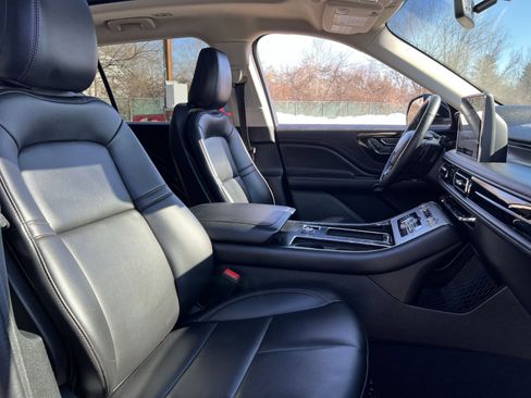 Used 2024 Lincoln Aviator AWD w/ Premium Package image 27