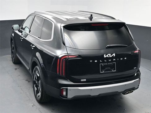 Used 2024 Kia Telluride EX image 23