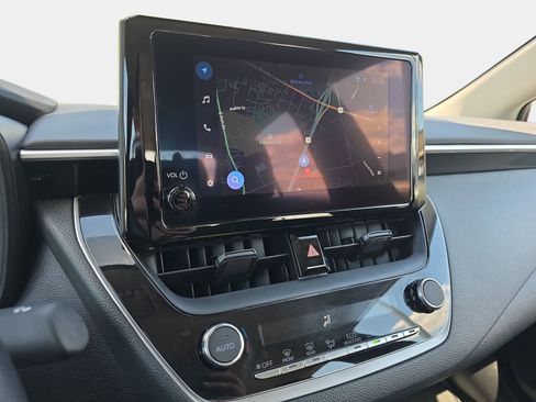 Used 2025 Toyota Corolla LE image 19