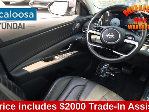 Used 2025 Hyundai Elantra Limited FWD image 28