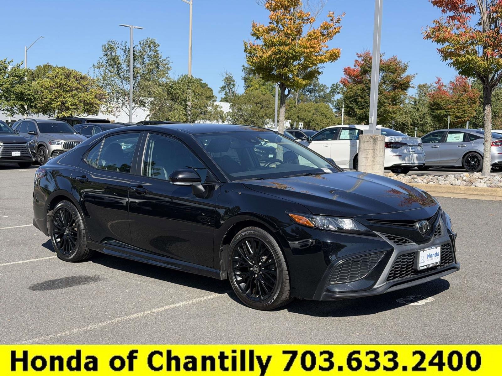 Used 2022 Toyota Camry SE AWD/4WD image 1