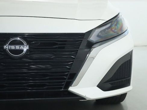 Used 2025 Nissan Altima 2.5 SV FWD image 7