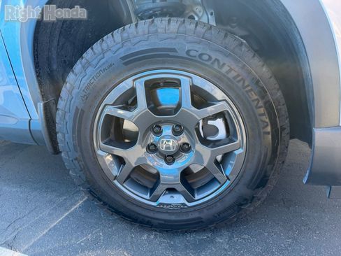 Used 2025 Honda Pilot TrailSport image 7