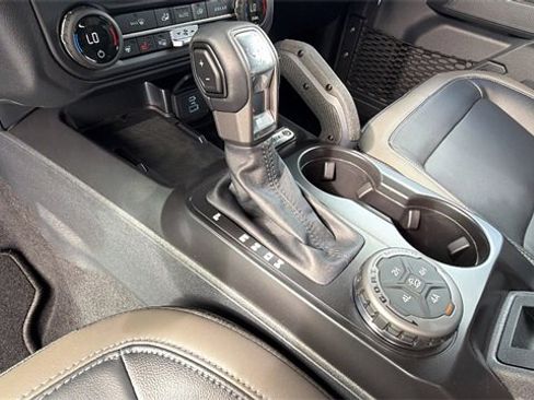 New 2025 Ford Bronco Outer Banks w/ Sasquatch Package image 25