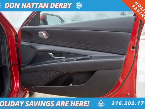 Used 2023 Hyundai Elantra SEL image 21