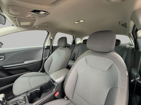 Used 2025 Kia K4 FWD image 80