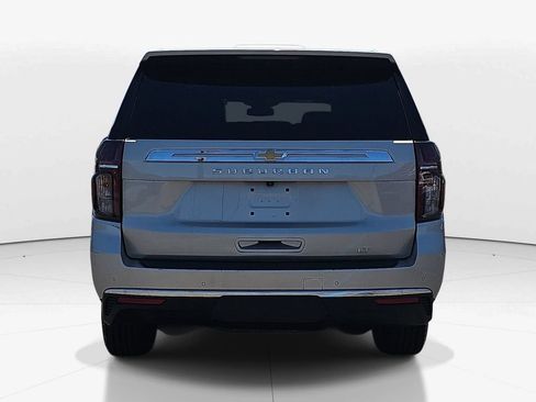 Used 2023 Chevrolet Suburban LT w/ Luxury Package AWD/4WD image 7