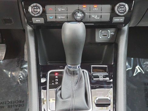 Used 2026 Jeep Compass Latitude AWD/4WD image 21