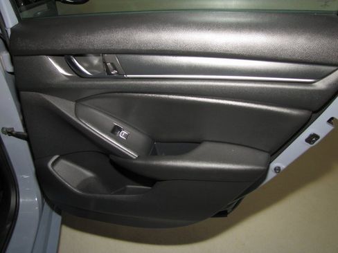 Used 2021 Honda Accord Sport image 18