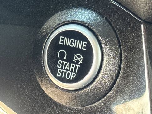 Used 2019 Ford Escape Titanium AWD/4WD image 39
