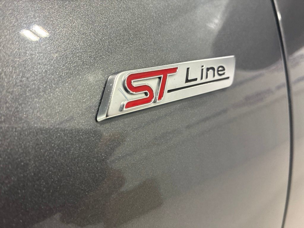 Used 2025 Ford Escape ST-Line FWD image 11