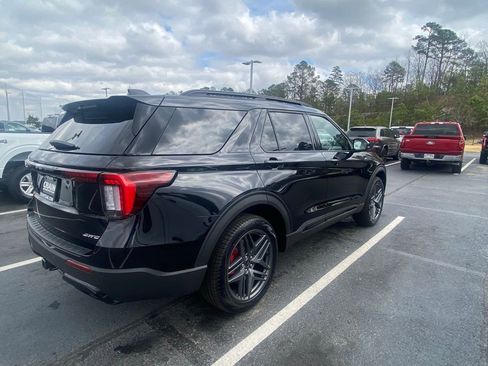 New 2026 Ford Explorer ST-Line w/ ST-Line Street Pack AWD/4WD image 7