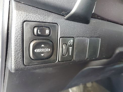 Used 2018 Toyota Corolla LE FWD image 21