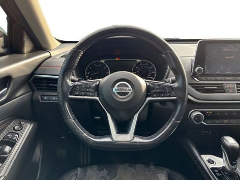 Used 2019 Nissan Altima 2.5 SR w/ SR Premium Package image 18