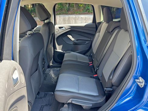 Used 2017 Ford Escape SE w/ Equipment Group 201A AWD/4WD image 32
