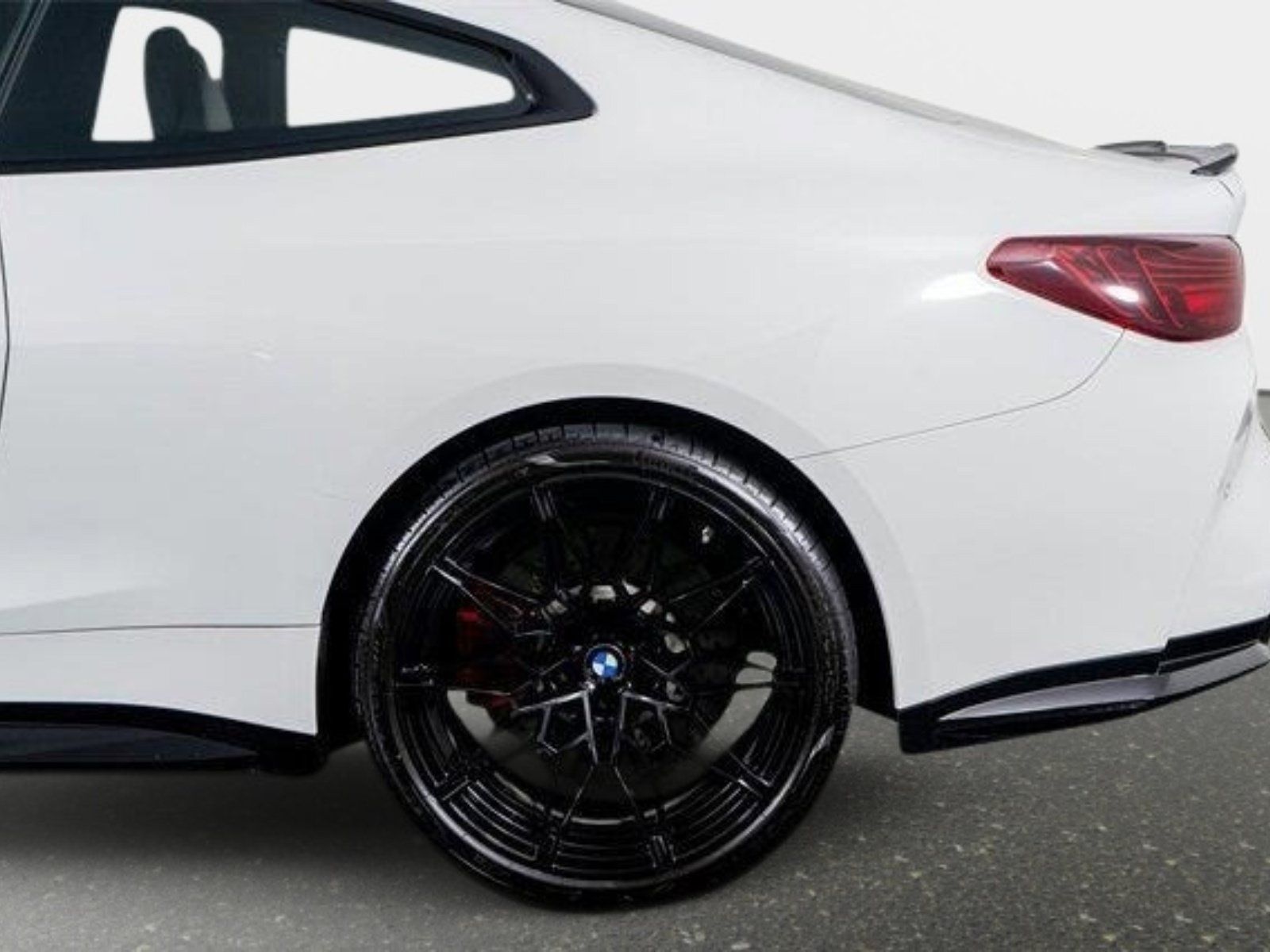 Used 2025 BMW M4 Coupe RWD image 17