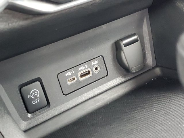 Used 2024 Nissan Sentra SV FWD image 17