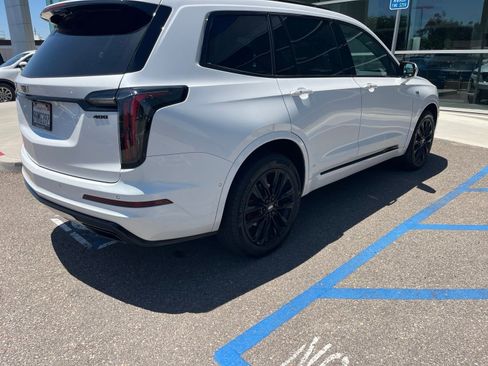 Used 2024 Cadillac XT6 Sport w/ LPO, Onyx Lite Package AWD/4WD image 6