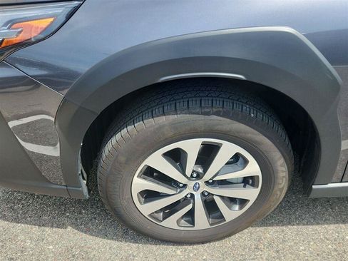Used 2025 Subaru Outback Premium AWD/4WD image 9