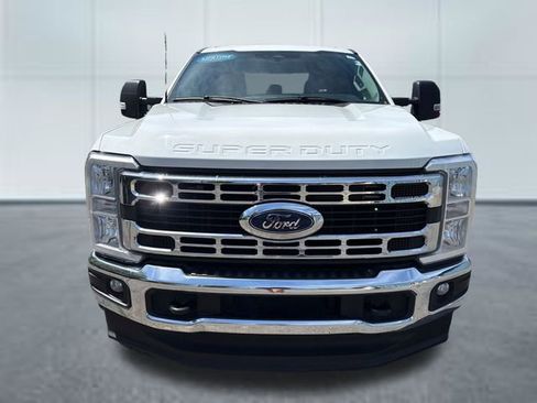 Used 2024 Ford F250 XLT AWD/4WD image 13