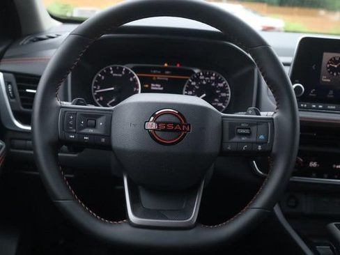 Certified 2025 Nissan Rogue SV AWD/4WD image 8